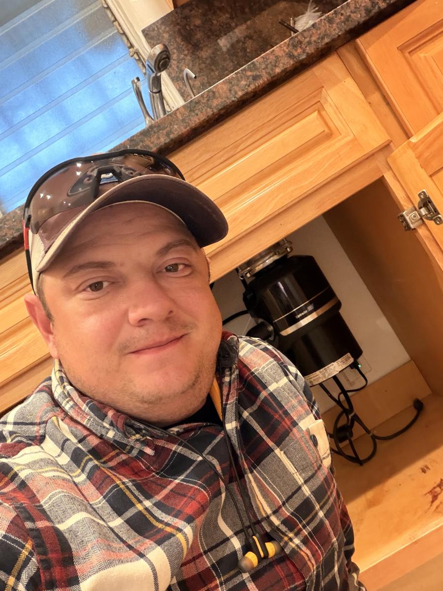Igor with a finished InSinkErator Contractor 333 install – Studio City